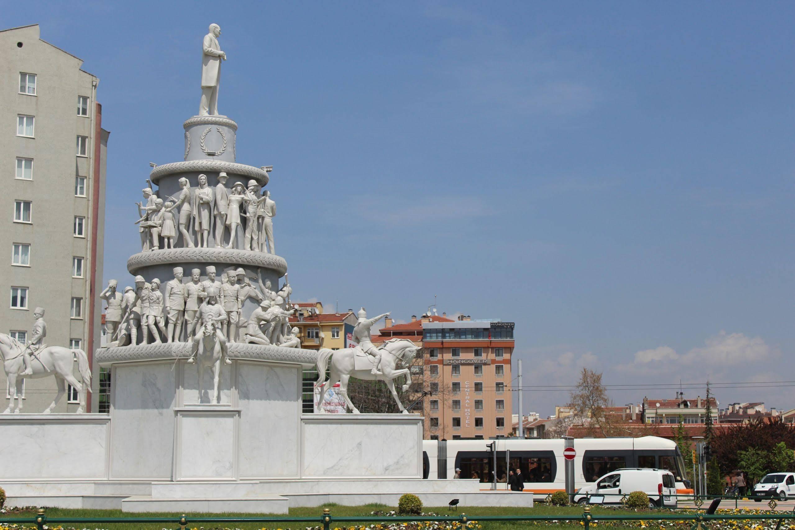 Hangover Central Hotel Eskisehir Exterior foto